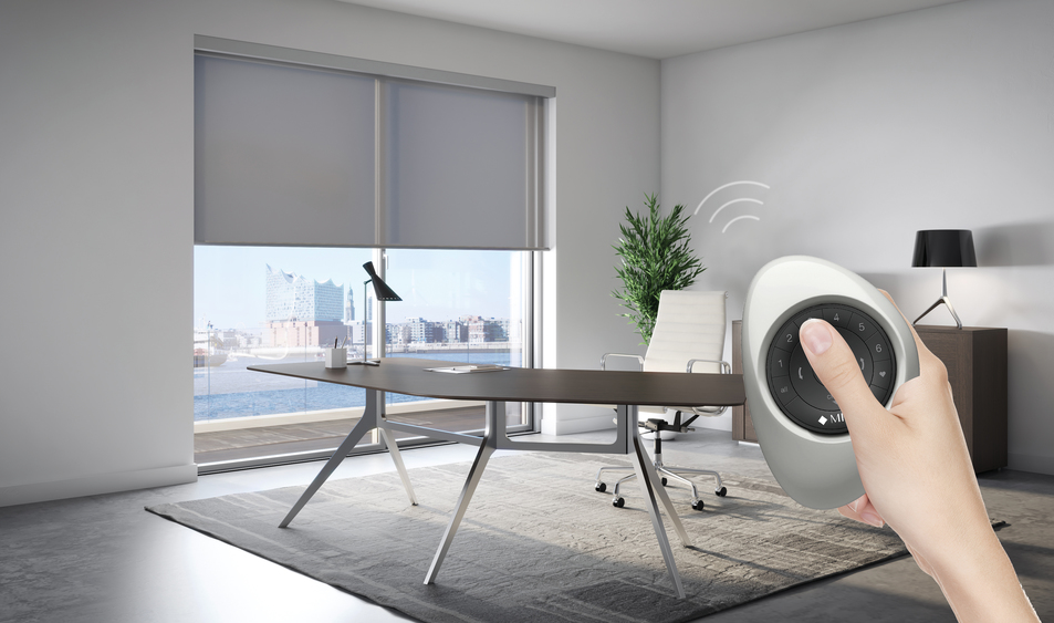Auf Wunsch sind die Bedienung der Rollos über Funk oder auch im Smart Home integriert möglich.
