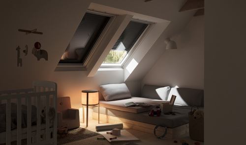 Velux SML, SMH und SMG sorgen für optimale Abdunkelung für erhlsamen Schlaf bei Tag und Nacht.