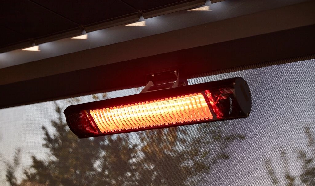 Modular anbringbare Heizstrahler sorgen auch nach Einbruch der Dunkelheit für angenehme Temperaturen.