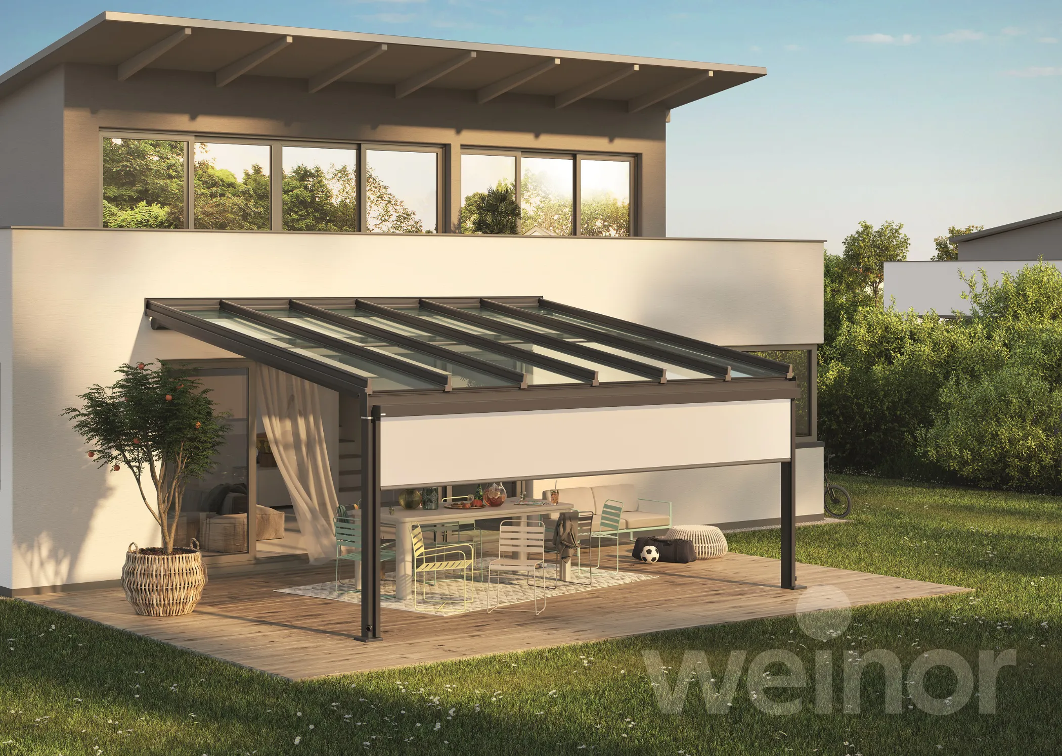 Terrassendach an einem Modernen Haus mit Glasdach.